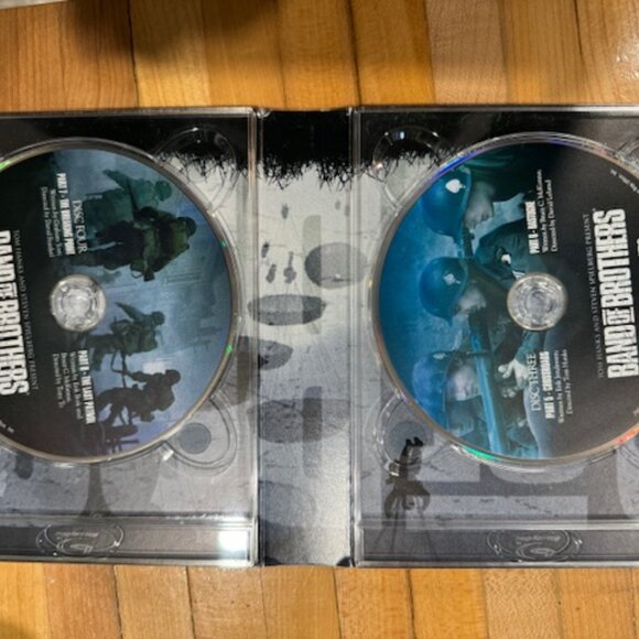 Band of Brothers Metal Box Set DVD - Picture 4 of 5